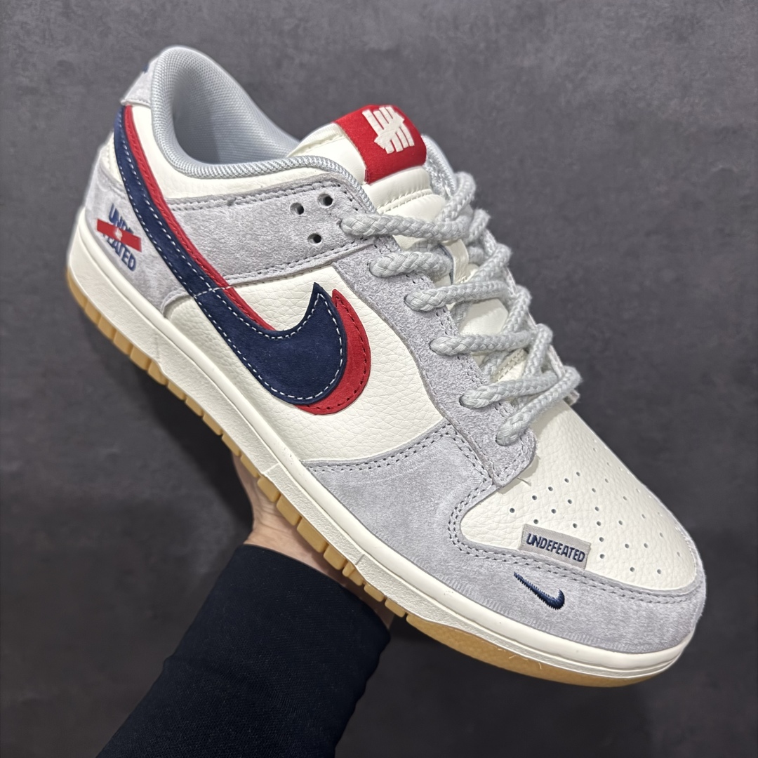 图片[3]-【定制版】Nk SB Dunk Low UN联名 猪生胶黑勾 周年高端定制 低帮休闲板鞋 DM6868-032rn#定制鞋盒 大厂纯原品质出货 超高清洁度 皮料切割干净无任何毛边 细节完美 r 尺码：36 36.5 37.5 38 38.5 39 40 40.5 41 42 42.5 43 44 44.5 45  编码：HXS340360-莆田鞋批发中心