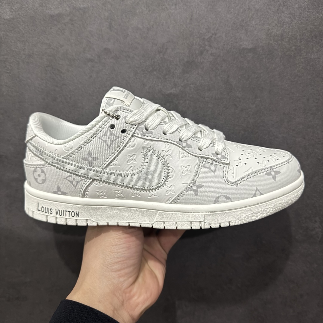 【定制版】Nk SB Dunk Low LV联名-冰蓝印花 周年高端定制 低帮休闲板鞋n#定制鞋盒 大厂纯原品质出货 超高清洁度 皮料切割干净无任何毛边 细节完美货哈：FC1688-183 尺码：36 36.5 37.5 38 38.5 39 40 40.5 41 42 42.5 43 44 44.5 45 编码：HXS280300-莆田鞋批发中心