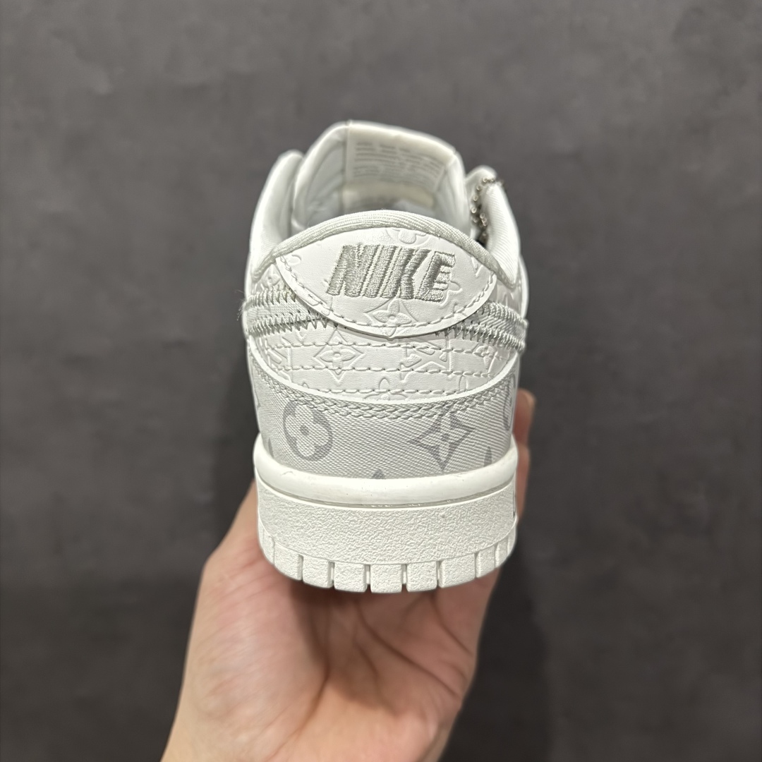 图片[4]-【定制版】Nk SB Dunk Low LV联名-冰蓝印花 周年高端定制 低帮休闲板鞋n#定制鞋盒 大厂纯原品质出货 超高清洁度 皮料切割干净无任何毛边 细节完美货哈：FC1688-183 尺码：36 36.5 37.5 38 38.5 39 40 40.5 41 42 42.5 43 44 44.5 45 编码：HXS280300-莆田鞋批发中心