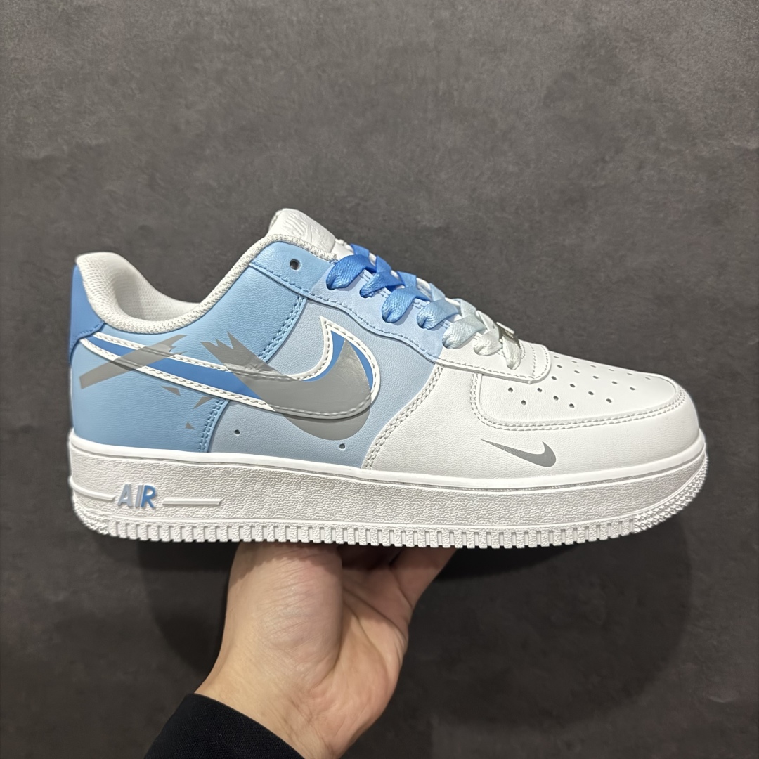 【公司级】Nk Air Force 1\’07 Low 二次元断勾 空军一号低帮休闲板鞋 CW2288-952rn#配色灵感来源于二次元漫画风，鞋面手绘渐变的蓝色色块，加上断勾设计，十分吸睛，整体配色简约，上脚百搭!r 尺码：36 36.5 37.5 38 38.5 39 40 40.5 41 42 42.5 43 44 44.5 45  编码：HXS290300-莆田鞋批发中心