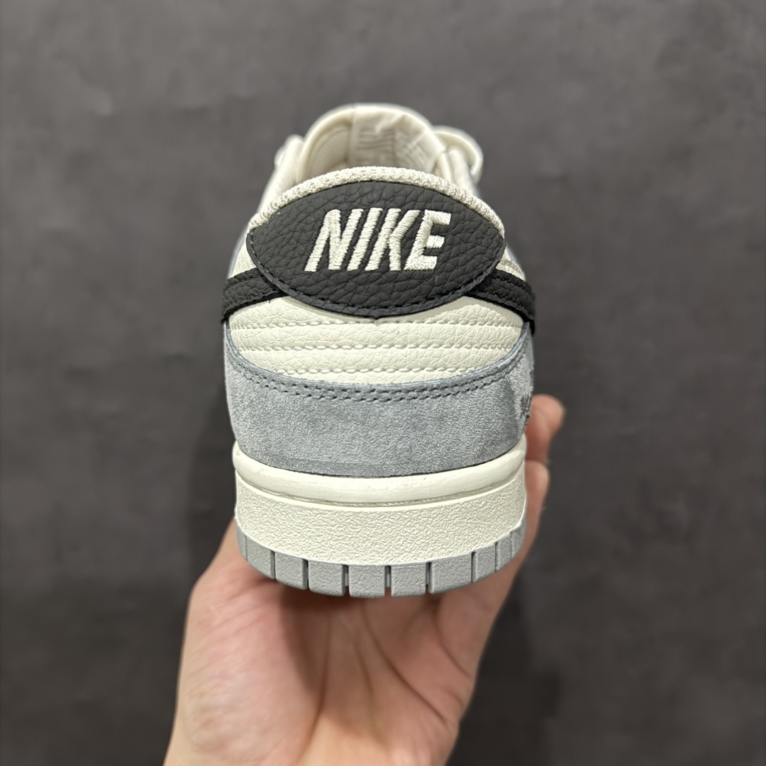 图片[4]-【定制版】The North Face x Nike Dunk Low 米灰双勾双色n此款主张打破传统的工业化流水线设计限制，以Made by ideas的超级创意为理念，集结众多潮流设计师，结合时下最ing潮流风尚，为潮流爱好者打造彰品自我的专属潮品。同时尊重每个年轻人对于潮流的理解与选择，主张“让每个年轻人塑造自己的潮流”。 货号：DJ2024-067 Size：36 36.5 37.5 38 38.5 39 40 40.5 41 42 42.5 43 44 44.5 45 编码：HXS340360-莆田鞋批发中心