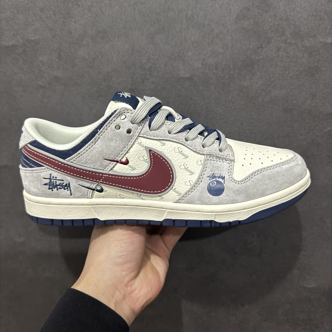 【定制版】Nk SB Dunk Low 斯图西联名 黑八酒红勾 周年高端定制 低帮休闲板鞋rn#定制鞋盒 大厂纯原品质出货 超高清洁度 皮料切割干净无任何毛边 细节完美货号：DM6868-022r 尺码：36 36.5 37.5 38 38.5 39 40 40.5 41 42 42.5 43 44 44.5 45  编码：HXS340360-莆田鞋批发中心