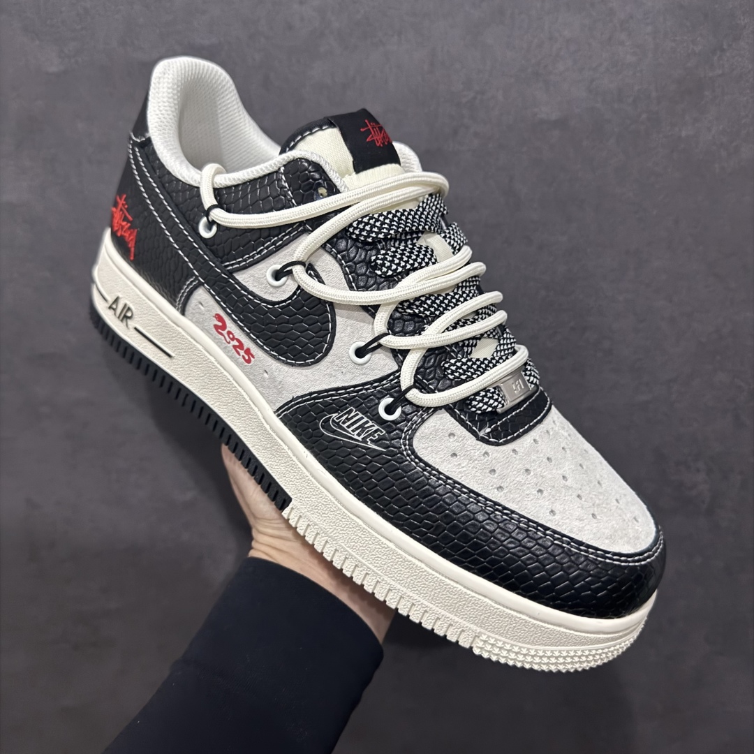 图片[3]-Nike Air Force 1 Low 07 x Stussy 蛇年限定 灰黑小钩满天星绑带n原楦头原纸板 打造纯正低帮空军版型 专注外贸渠道 全掌内置蜂窝气垫原盒配件 原厂中底钢印、拉帮完美官方货号：DM6688 013 Size：36 36.5 37.5 38 38.5 39 40 40.5 41 42 42.5 43 44 44.5 45 编码：HXS310320-莆田鞋批发中心