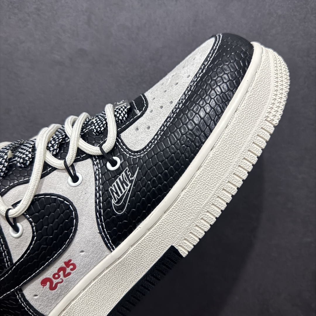 图片[5]-Nike Air Force 1 Low 07 x Stussy 蛇年限定 灰黑小钩满天星绑带n原楦头原纸板 打造纯正低帮空军版型 专注外贸渠道 全掌内置蜂窝气垫原盒配件 原厂中底钢印、拉帮完美官方货号：DM6688 013 Size：36 36.5 37.5 38 38.5 39 40 40.5 41 42 42.5 43 44 44.5 45 编码：HXS310320-莆田鞋批发中心