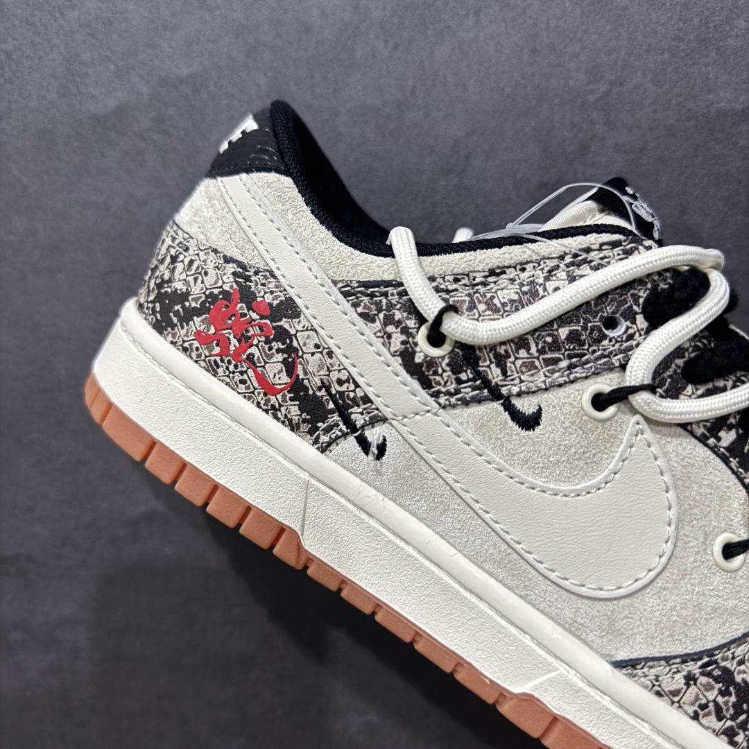 图片[6]-【定制版】Nk SB Dunk Low 蛇年系列 蛇鳞白勾 高端定制 低帮休闲板鞋n#定制鞋盒 大厂纯原品质出货 超高清洁度 皮料切割干净无任何毛边 细节完美货号：YX5066-275 尺码：36 36.5 37.5 38 38.5 39 40 40.5 41 42 42.5 43 44 44.5 45 编码：HXS340360-莆田鞋批发中心