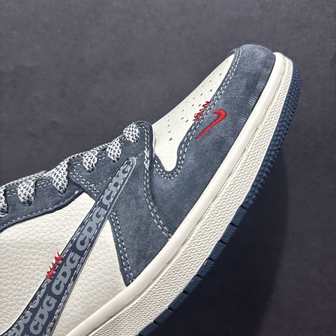 图片[5]-【定制版】Travis Scott x Fragment Design x Air Jordan 1 Low OG SP AJ1 乔1 北面联名 CDG白灰 低帮文化休闲板鞋n#多方联名合作融合了Travis Scott 独特的音乐风格，藤原浩个性的设计风格以及Jordan品牌的经典元素 使其成为一双具有独特身份和价值的鞋子 清新而立体的外观加上联名标识更突出了其独特身份 这种配色方案显示出活力和时尚感 在视觉上引人注目  鞋身的质感和细腻的细节处理使其显得高端而格调十足  这款“倒钩”联名是设计与创意完美结合  融合多方的个性风格是一款备受瞩目的潮流鞋款 货号：DM9288-005 尺码：36 36.5 37.5 38 38.5 39 40 40.5 41 42 42.5 43 44 44.5 45  编码：HXS340360-莆田鞋批发中心