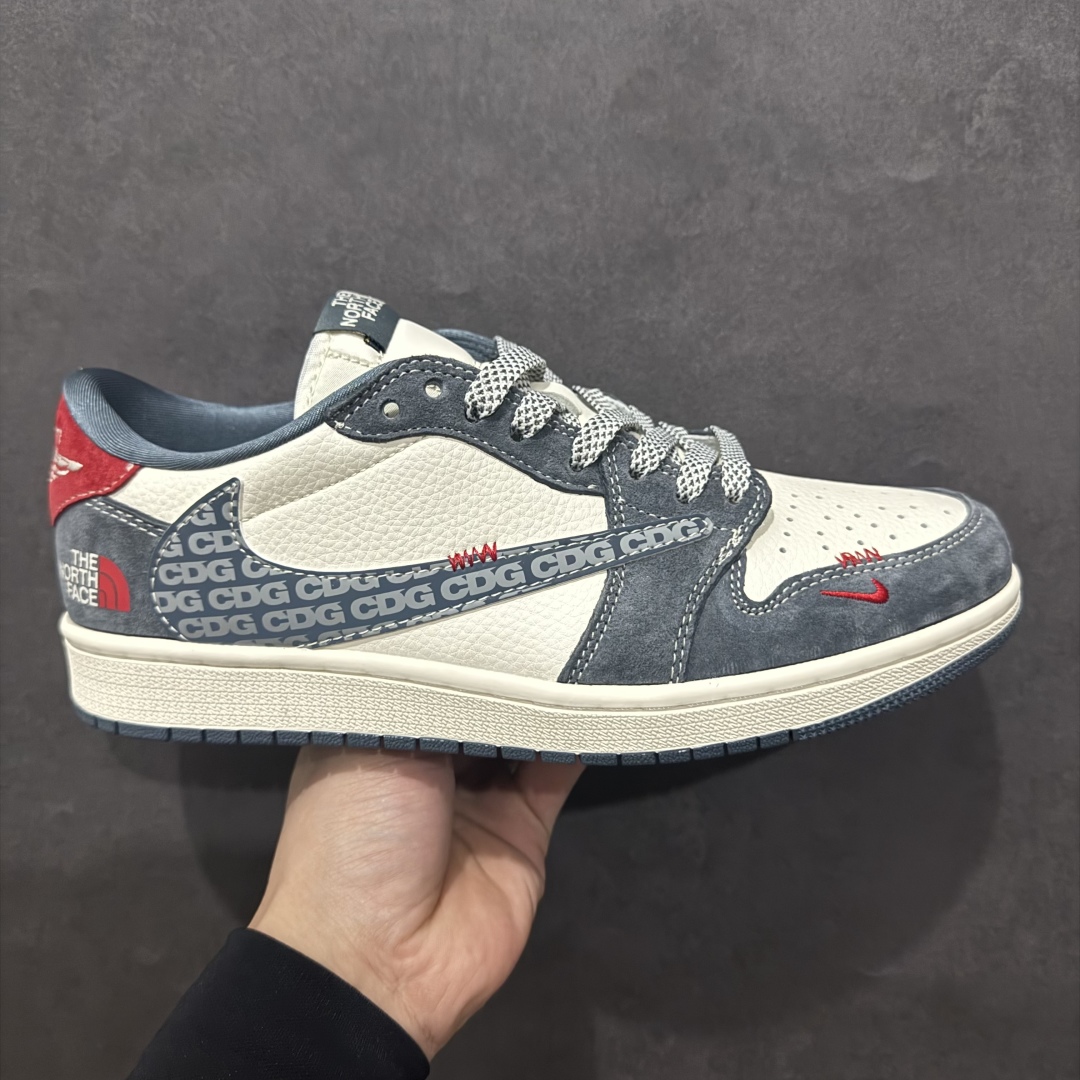 【定制版】Travis Scott x Fragment Design x Air Jordan 1 Low OG SP AJ1 乔1 北面联名 CDG白灰 低帮文化休闲板鞋n#多方联名合作融合了Travis Scott 独特的音乐风格，藤原浩个性的设计风格以及Jordan品牌的经典元素 使其成为一双具有独特身份和价值的鞋子 清新而立体的外观加上联名标识更突出了其独特身份 这种配色方案显示出活力和时尚感 在视觉上引人注目  鞋身的质感和细腻的细节处理使其显得高端而格调十足  这款“倒钩”联名是设计与创意完美结合  融合多方的个性风格是一款备受瞩目的潮流鞋款 货号：DM9288-005 尺码：36 36.5 37.5 38 38.5 39 40 40.5 41 42 42.5 43 44 44.5 45  编码：HXS340360-莆田鞋批发中心