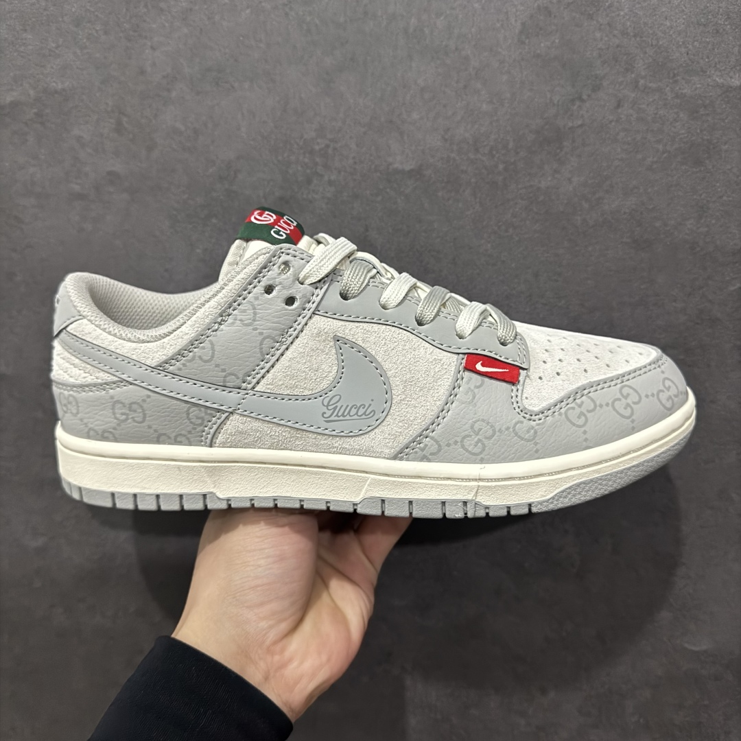 【定制版】Nk SB Dunk Low 古驰联名 暗纹灰勾 周年高端定制 低帮休闲板鞋n#定制鞋盒 大厂纯原品质出货 超高清洁度 皮料切割干净无任何毛边 细节完美货号：DM6868-013 尺码：36 36.5 37.5 38 38.5 39 40 40.5 41 42 42.5 43 44 44.5 45 编码：HXS340360-莆田鞋批发中心