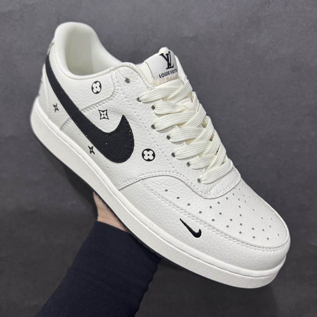 图片[3]-【定制版】Nike Court Vision Low LV联名 休闲运动板鞋低帮百搭透气休闲运动板鞋，经典耐用的设计，兼顾舒适脚感和出众风范，演绎匠心之作。结构性的支撑贴合感结合复古篮球设计，塑就场外全明星风范官方货号: FD5188 131 尺码：36 36.5 37.5 38 38.5 39 40 40.5 41 42 42.5 43 44 44.5 45 编码：CC260280-莆田鞋批发中心