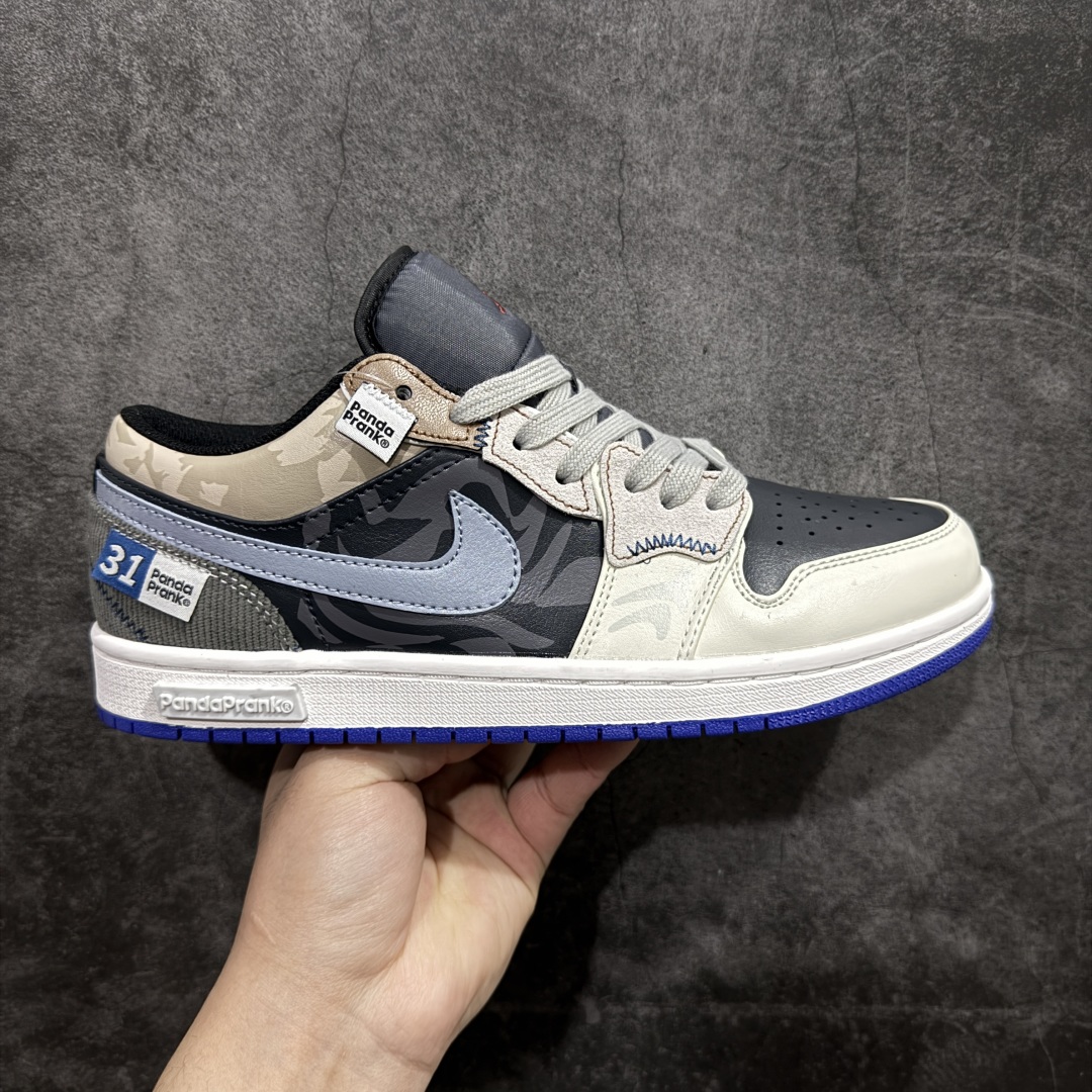 【FS礼盒版】Air Jordan 1 Low AJ1 乔1 熊猫恶作剧 飞跃天际线 燃情黑棕蓝 低帮复古篮球鞋 553558-154rn#配色整体围绕熊猫恶作剧飞跃天际线主题设计，鞋身整体采用专属颜料重新喷涂。特殊原创设计图标涂鸦装饰，添加潮流元素效果喷涂点缀r 尺码：35.5 36 36.5 37.5 38 38.5 39 40 40.5 41 42 42.5 43 44 44.5 45 46 47.5  编码：HXS330350-莆田鞋批发中心