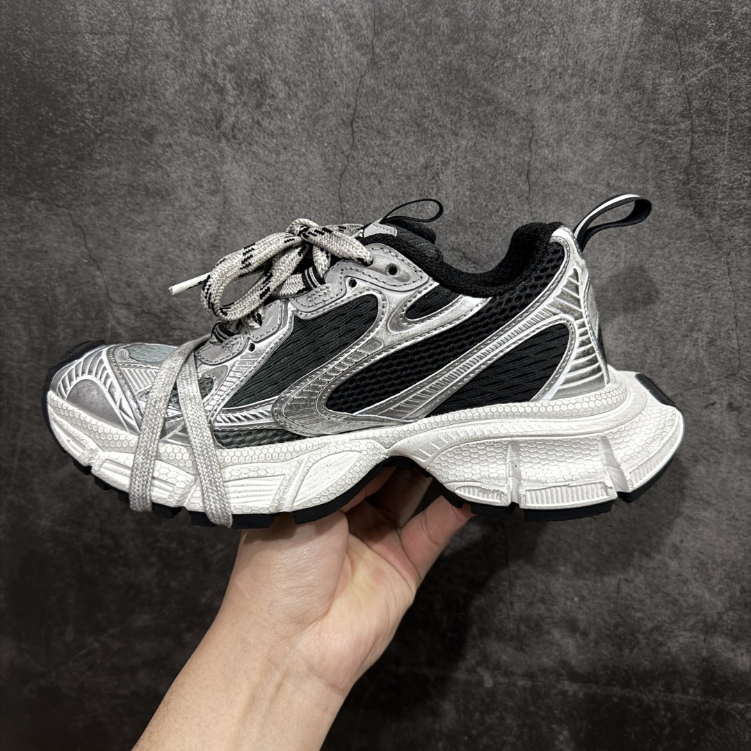 图片[2]-【XA版本】BALENCIAGA 3XL Sneakers巴黎世家十代网布系带低帮走秀复古老爹鞋全套原纸板楦头开发 最原汁原味的灵魂版型全鞋荧光划线卡点 胶水把控整洁度追求极致完美每一双都是工艺品 多重QC质检 超越公司货的品控标准实实在在的免检产品 原盒原配 正确字体电绣 粗细、位置、大小正确 侧边TPU 透气孔匹配意产原版 正确分离大底 TPU软底 原版一致大底LOGO 立体感十足 原厂皮料水洗做旧 采购原厂网纱 不含皮革 网布材料和聚氨酯 磨损效果 鞋头边缘和后帮 Balenciaga 徽标 鞋面和后跟凸印尺码 鞋舌 3XL 橡胶品牌标识和反光细节 鞋帮拉袢和鞋舌拉祥 配反光细节 备用鞋带在鞋履前侧 可在穿着前取下 便于不同造型搭配 偏大一码 尺码：35-46 编码：DF390410-莆田鞋批发中心