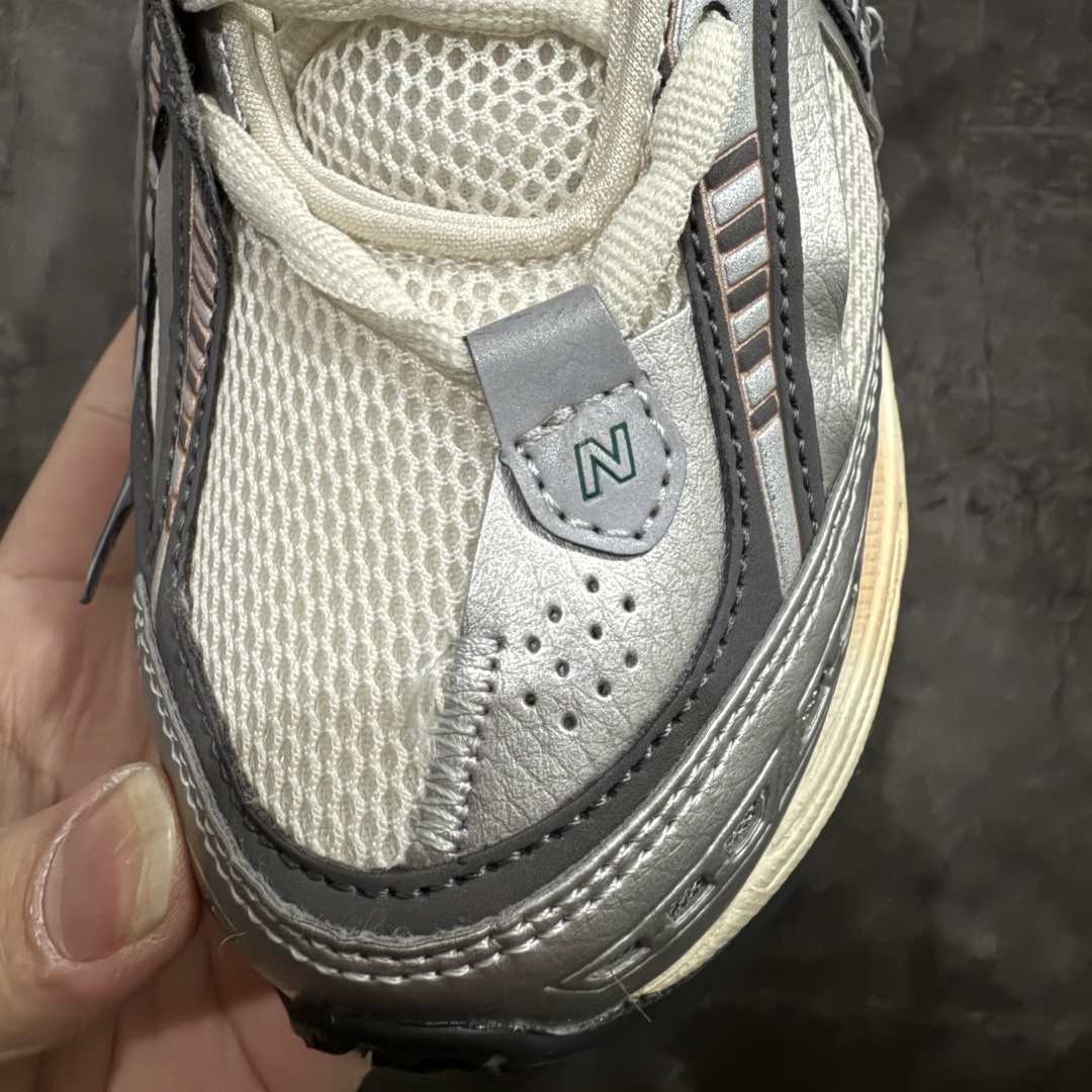 图片[6]-【GS纯原】新百伦 New Balance M1906系列 复古运动鞋单品宝藏老爹鞋 M1906ADn作为NB最经典的档案鞋型之一，与2002一样，1906有着NB最成熟的技术加持和复古款式，而本次推出的版本参照2002r的定位，相信会在性价两端做出权衡。单从造型上来看，依旧是vibe风格，味道很正，细节也很酷，这双1906r无疑必能打入复古跑鞋爱好者的年度鞋款名录。 尺码：36-45半 编码：MZ260280-莆田鞋批发中心