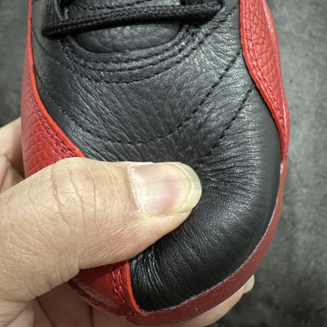 图片[5]-【莞产裁片版】Air Jordan AJ12 Retro 潮流 中帮 复古篮球鞋 黑红 CT8013-002nn原楦原纸板开发 原汁原味12代鞋型进口原厂皮料 超软荔枝皮 质感满分n原厂碳板 原装材料 原厂定制金属扣 原厂电绣 支持与公司货全方位对比 只服务于5%懂鞋的高端客户 发国外可支持各种retail商店充正寄售 SIZE：40 40.5 41 42 42.5 43 44 44.5 45 45.5 46 47.5 编码：BD490520-莆田鞋批发中心