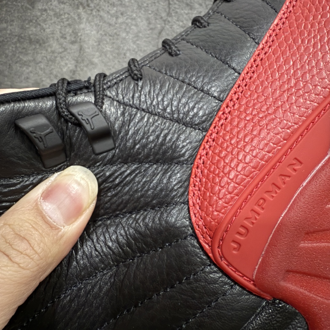 图片[4]-【莞产裁片版】Air Jordan AJ12 Retro 潮流 中帮 复古篮球鞋 黑红 CT8013-002nn原楦原纸板开发 原汁原味12代鞋型进口原厂皮料 超软荔枝皮 质感满分n原厂碳板 原装材料 原厂定制金属扣 原厂电绣 支持与公司货全方位对比 只服务于5%懂鞋的高端客户 发国外可支持各种retail商店充正寄售 SIZE：40 40.5 41 42 42.5 43 44 44.5 45 45.5 46 47.5 编码：BD490520-莆田鞋批发中心