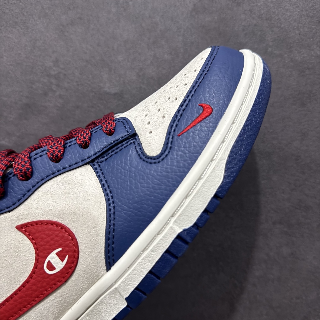 图片[5]-【定制版】Champion x Nike Dunk Low 蓝红勾n此款主张打破传统的工业化流水线设计限制，以Made by ideas的超级创意为理念，集结众多潮流设计师，结合时下最ing潮流风尚，为潮流爱好者打造彰品自我的专属潮品。同时尊重每个年轻人对于潮流的理解与选择，主张“让每个年轻人塑造自己的潮流”。 货号：DJ2024-099 Size：36 36.5 37.5 38 38.5 39 40 40.5 41 42 42.5 43 44 44.5 45 编码：HXS340360-莆田鞋批发中心