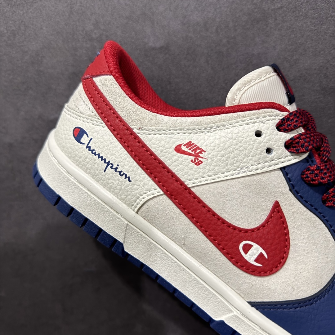 图片[6]-【定制版】Champion x Nike Dunk Low 蓝红勾n此款主张打破传统的工业化流水线设计限制，以Made by ideas的超级创意为理念，集结众多潮流设计师，结合时下最ing潮流风尚，为潮流爱好者打造彰品自我的专属潮品。同时尊重每个年轻人对于潮流的理解与选择，主张“让每个年轻人塑造自己的潮流”。 货号：DJ2024-099 Size：36 36.5 37.5 38 38.5 39 40 40.5 41 42 42.5 43 44 44.5 45 编码：HXS340360-莆田鞋批发中心