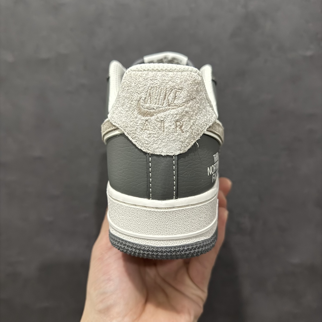 图片[4]-【公司级】Nike Air Force 1 Low 07 x The North Face 白灰小钩满天星n原楦头原纸板 打造纯正低帮空军版型 专注外贸渠道 全掌内置蜂窝气垫原盒配件 原厂中底钢印、拉帮完美官方货号：DM6868 046 Size：36 36.5 37.5 38 38.5 39 40 40.5 41 42 42.5 43 44 44.5 45 编码：HXS310320-莆田鞋批发中心