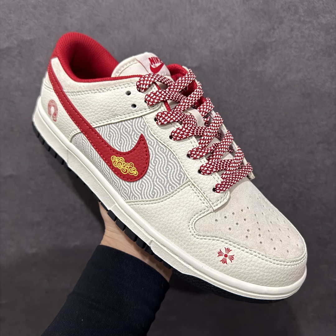 图片[3]-【定制版】 Nk SB Dunk Low 蛇年限定 祥云红勾 周年高端定制 低帮休闲板鞋rn#定制鞋盒 大厂纯原品质出货 超高清洁度 皮料切割干净无任何毛边 细节完美 r 货号：DJ2024-094 尺码：36 36.5 37.5 38 38.5 39 40 40.5 41 42 42.5 43 44 44.5 45 编码：HXS340360-莆田鞋批发中心