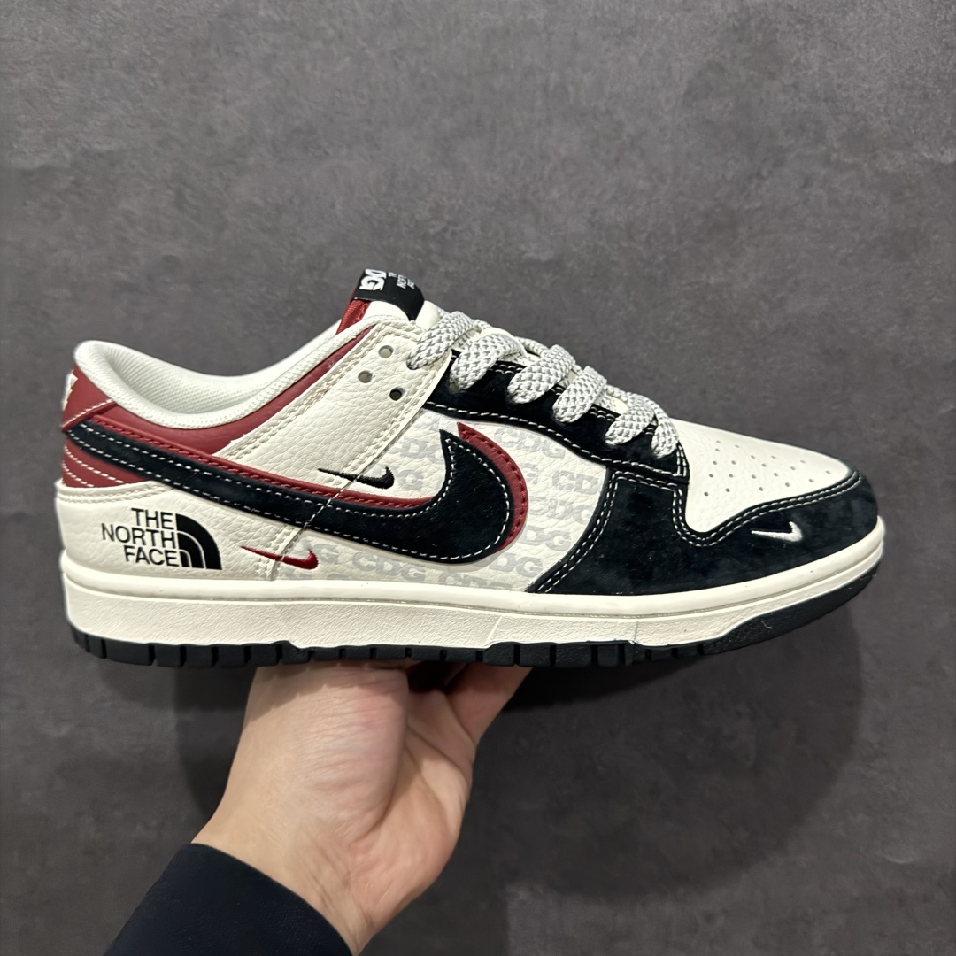 【定制版】Nk SB Dunk Low 北面联名 猪八黑红勾 周年高端定制 低帮休闲板鞋rn#定制鞋盒 大厂纯原品质出货 超高清洁度 皮料切割干净无任何毛边 细节完美 r 货号：DM6868-043 尺码：36 36.5 37.5 38 38.5 39 40 40.5 41 42 42.5 43 44 44.5 45 编码：HXS340360-莆田鞋批发中心