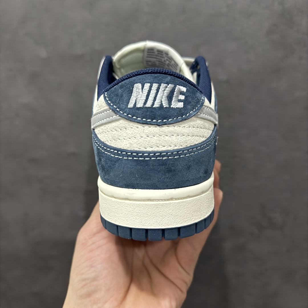 图片[4]-【定制版】Nk SB Dunk Low 斯图西联名 蓝白灰勾 周年高端定制 低帮休闲板鞋rn#定制鞋盒 大厂纯原品质出货 超高清洁度 皮料切割干净无任何毛边 细节完美 r 货号：DM6868-030 尺码：36 36.5 37.5 38 38.5 39 40 40.5 41 42 42.5 43 44 44.5 45  编码：HXS340360-莆田鞋批发中心