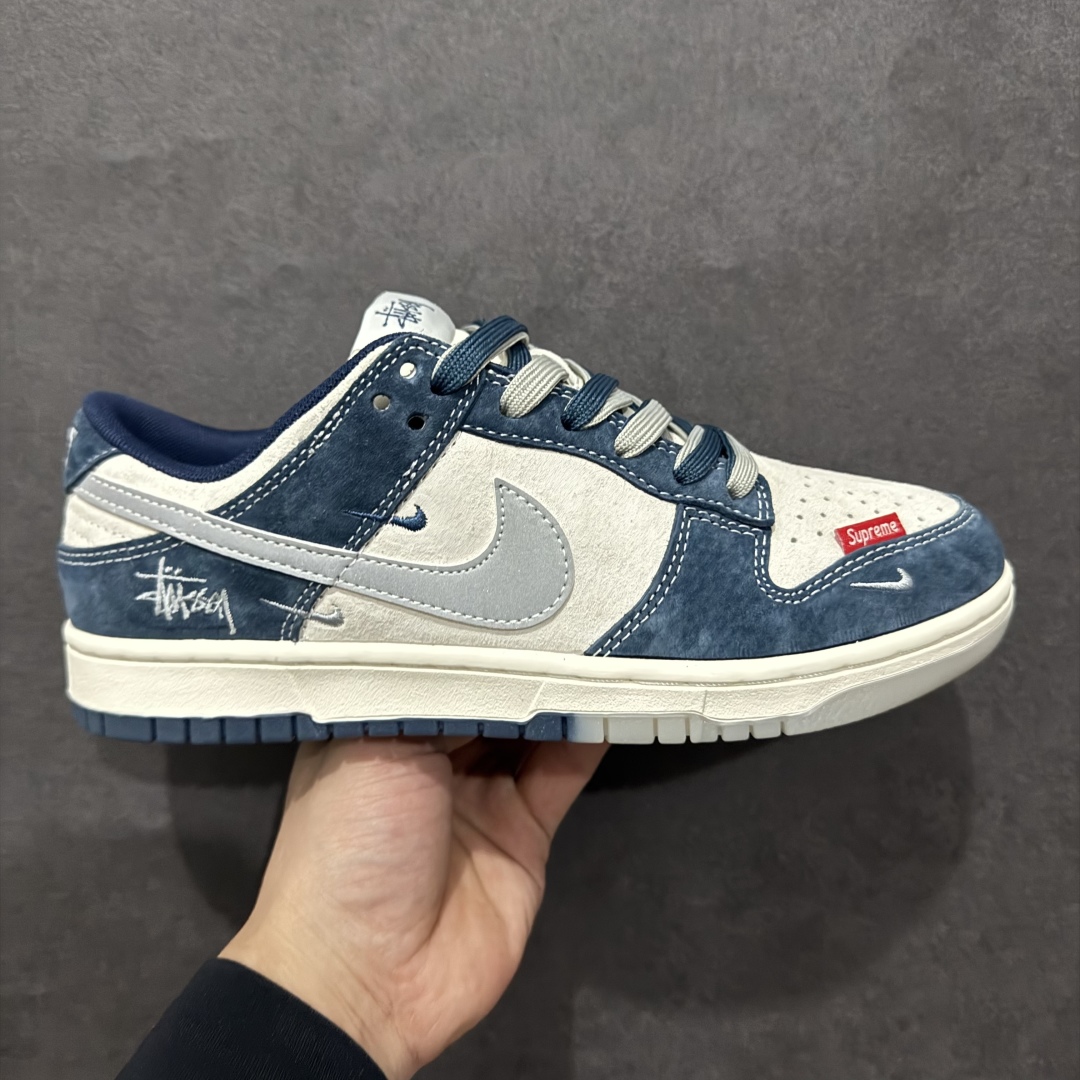 【定制版】Nk SB Dunk Low 斯图西联名 蓝白灰勾 周年高端定制 低帮休闲板鞋rn#定制鞋盒 大厂纯原品质出货 超高清洁度 皮料切割干净无任何毛边 细节完美 r 货号：DM6868-030 尺码：36 36.5 37.5 38 38.5 39 40 40.5 41 42 42.5 43 44 44.5 45  编码：HXS340360-莆田鞋批发中心