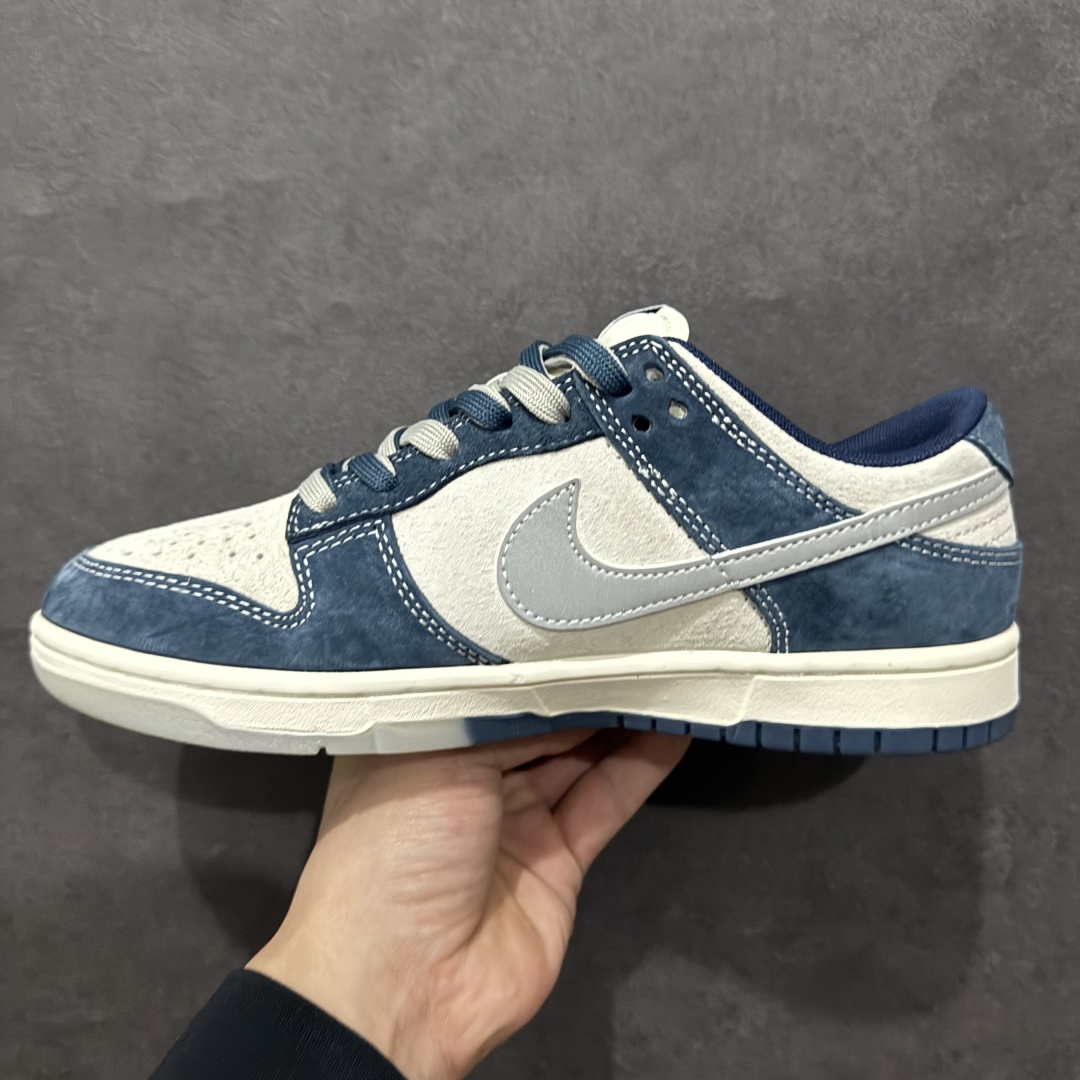 图片[2]-【定制版】Nk SB Dunk Low 斯图西联名 蓝白灰勾 周年高端定制 低帮休闲板鞋rn#定制鞋盒 大厂纯原品质出货 超高清洁度 皮料切割干净无任何毛边 细节完美 r 货号：DM6868-030 尺码：36 36.5 37.5 38 38.5 39 40 40.5 41 42 42.5 43 44 44.5 45  编码：HXS340360-莆田鞋批发中心