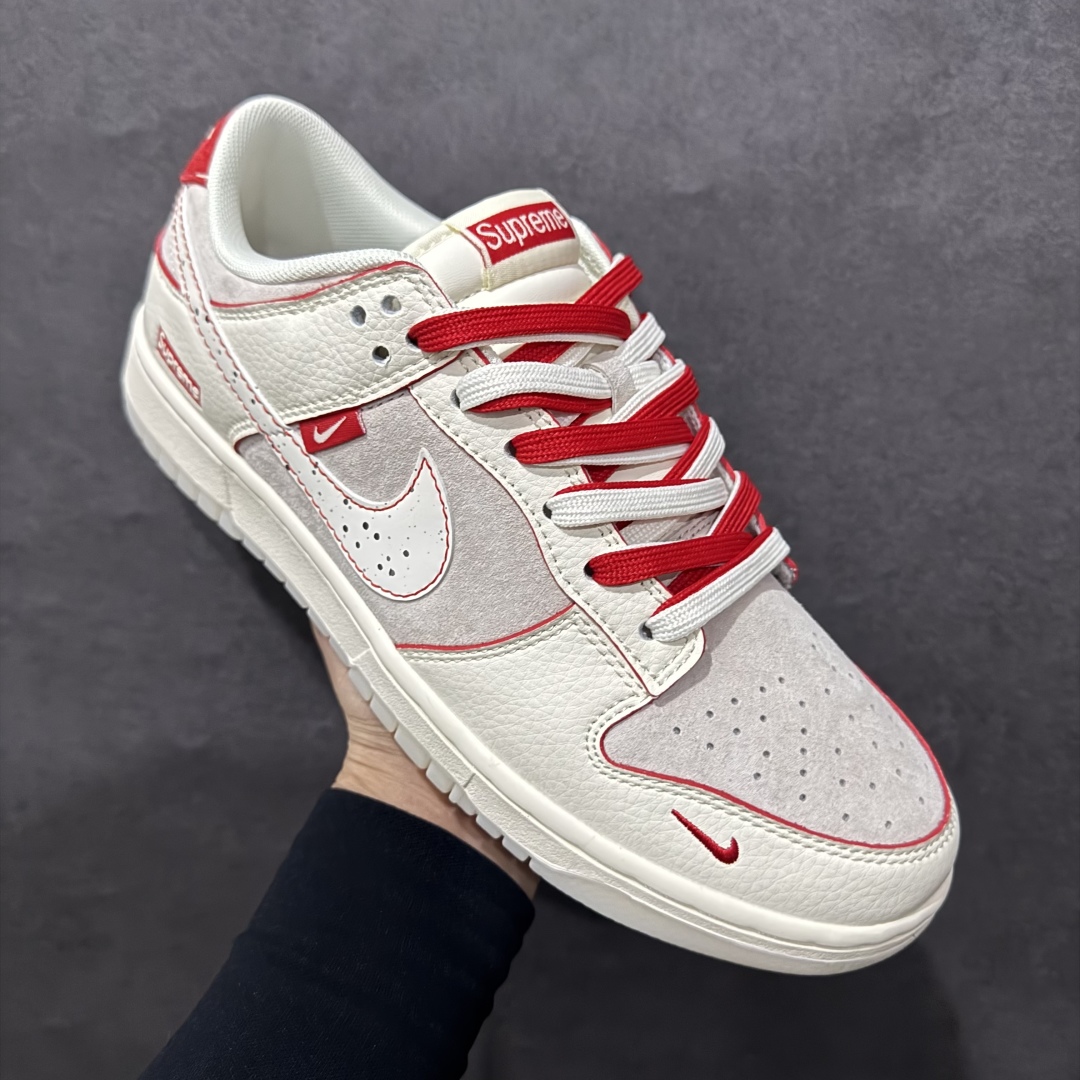 图片[3]-【定制版】Nike SB Dunk Low x Supreme 白红线条小钩双鞋带n纯原大厂出品 极力推荐n原装头层材料 独家版型蒸餾加工n帶來的是更好的视觉和脚感体验n大厂纯原品质出货 清洁度 电绣工艺皮料切割干净无任何毛边 细节完美 官方货号：DM6868 033 尺码：36 36.5 37.5 38 38.5 39 40 40.5 41 42 42.5 43 44 44.5 45  编码：HXS340360-莆田鞋批发中心