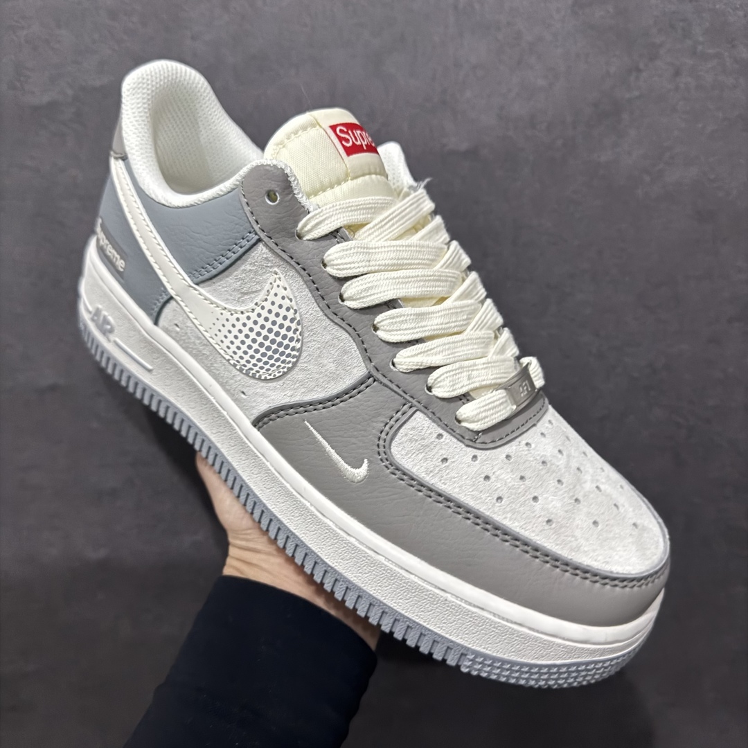 图片[3]-【公司级】Nike Air Force 1 Low 07 x Supreme 白灰蓝小钩n原楦头原纸板 打造纯正低帮空军版型 专注外贸渠道 全掌内置蜂窝气垫原盒配件 原厂中底钢印、拉帮完美官方货号：DM6688 023 Size：36 36.5 37.5 38 38.5 39 40 40.5 41 42 42.5 43 44 44.5 45 编码：HXS310320-莆田鞋批发中心