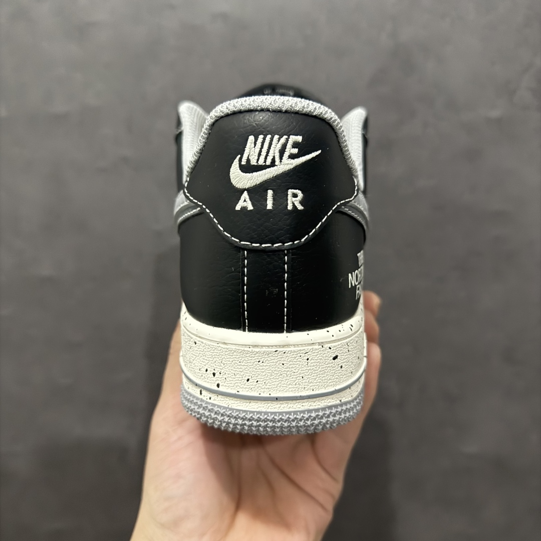 图片[4]-【公司级】Nike Air Force 1 Low 07 x The North Face 白黑灰小钩满天星n原楦头原纸板 打造纯正低帮空军版型 专注外贸渠道 全掌内置蜂窝气垫原盒配件 原厂中底钢印、拉帮完美官方货号：DM6688 020 Size：36 36.5 37.5 38 38.5 39 40 40.5 41 42 42.5 43 44 44.5 45 编码：HXS310320-莆田鞋批发中心