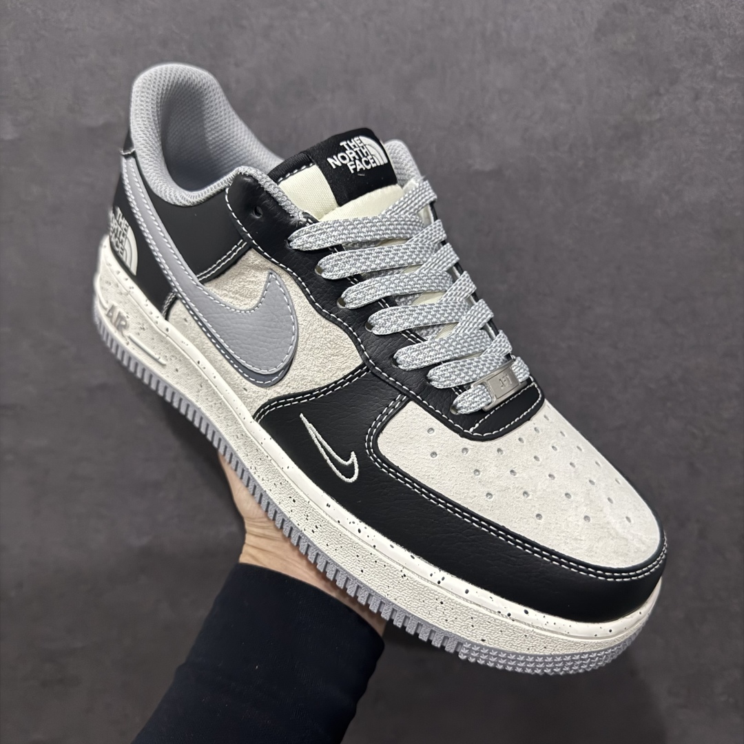 图片[3]-【公司级】Nike Air Force 1 Low 07 x The North Face 白黑灰小钩满天星n原楦头原纸板 打造纯正低帮空军版型 专注外贸渠道 全掌内置蜂窝气垫原盒配件 原厂中底钢印、拉帮完美官方货号：DM6688 020 Size：36 36.5 37.5 38 38.5 39 40 40.5 41 42 42.5 43 44 44.5 45 编码：HXS310320-莆田鞋批发中心