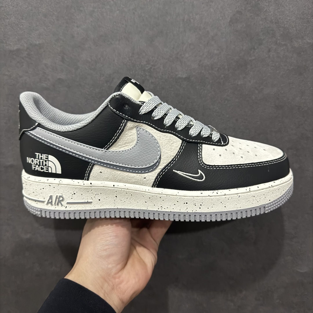 【公司级】Nike Air Force 1 Low 07 x The North Face 白黑灰小钩满天星n原楦头原纸板 打造纯正低帮空军版型 专注外贸渠道 全掌内置蜂窝气垫原盒配件 原厂中底钢印、拉帮完美官方货号：DM6688 020 Size：36 36.5 37.5 38 38.5 39 40 40.5 41 42 42.5 43 44 44.5 45 编码：HXS310320-莆田鞋批发中心