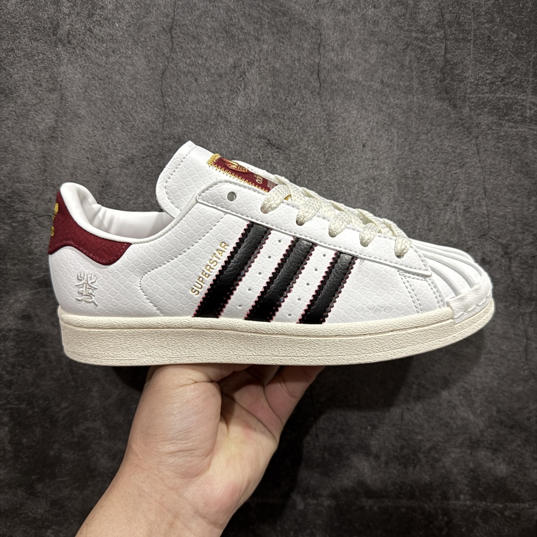 【公司级】Adidas Originals SUPERSTAR W渠道正品订单 诠释市场最高工艺水平n贝壳头经典小白板鞋 专柜上架同步配色n全鞋进口头层皮料打造。区别市面普通真标版本，进出专柜无压力 货号: JR8036 Size：35 36 36.5 37.5 38 38.5 39 40 40.5 41.5 42 42.5 43 44 45 编码：XN200220-莆田鞋批发中心