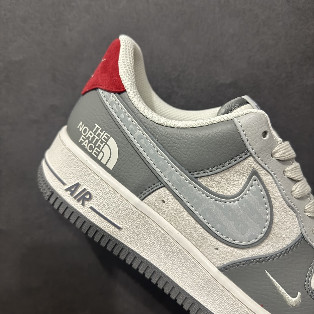 图片[6]-【定制版】Nike Air Force 1 Low 07 x The North Face x CDG 白灰红小钩n原楦头原纸板 打造纯正低帮空军版型 专注外贸渠道 全掌内置蜂窝气垫原盒配件 原厂中底钢印、拉帮完美官方货号：DM6868 050 Size：36 36.5 37.5 38 38.5 39 40 40.5 41 42 42.5 43 44 44.5 45 编码：HXS310320-莆田鞋批发中心