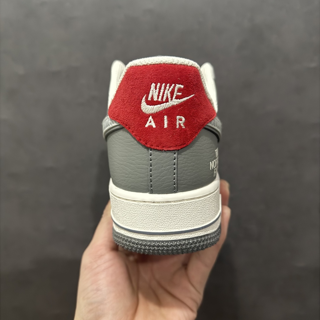 图片[4]-【定制版】Nike Air Force 1 Low 07 x The North Face x CDG 白灰红小钩n原楦头原纸板 打造纯正低帮空军版型 专注外贸渠道 全掌内置蜂窝气垫原盒配件 原厂中底钢印、拉帮完美官方货号：DM6868 050 Size：36 36.5 37.5 38 38.5 39 40 40.5 41 42 42.5 43 44 44.5 45 编码：HXS310320-莆田鞋批发中心