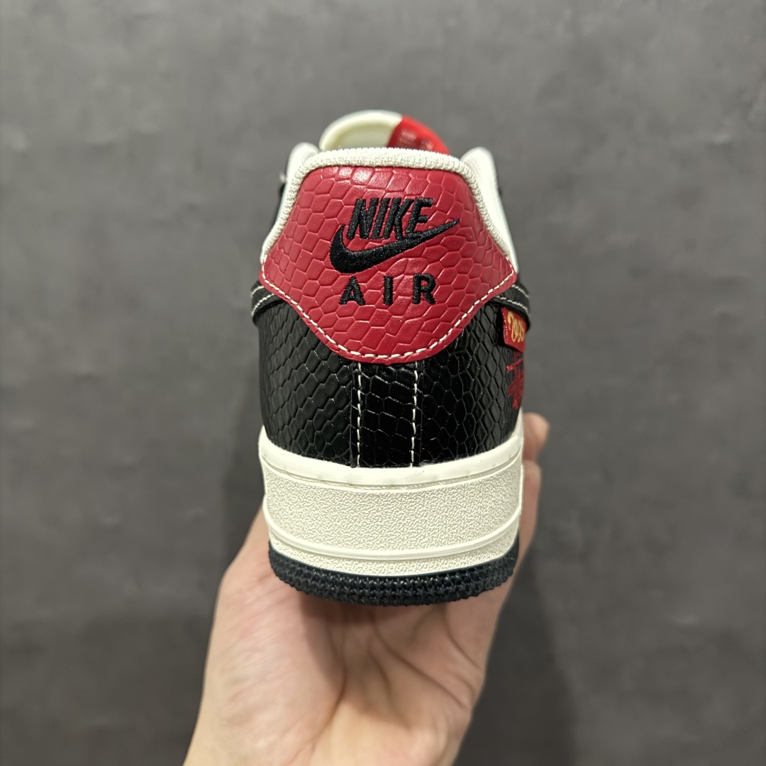 图片[4]-【公司级】海外限量发售NIke Air Force 1 \’07 Low “斯图西联名蛇年限定——黑蛇双色”空军一号 低帮 运动鞋 休闲鞋 折边针车 工艺难度大 原楦头原纸板 原装鞋盒 定制五金配件 内置全掌气垫 原厂鞋底货号：HH7518-034 Size：36 36.5 37.5 38 38.5 39 40 40.5 41 42 42.5 43 44 44.5 45 编码：HXS310320-莆田鞋批发中心