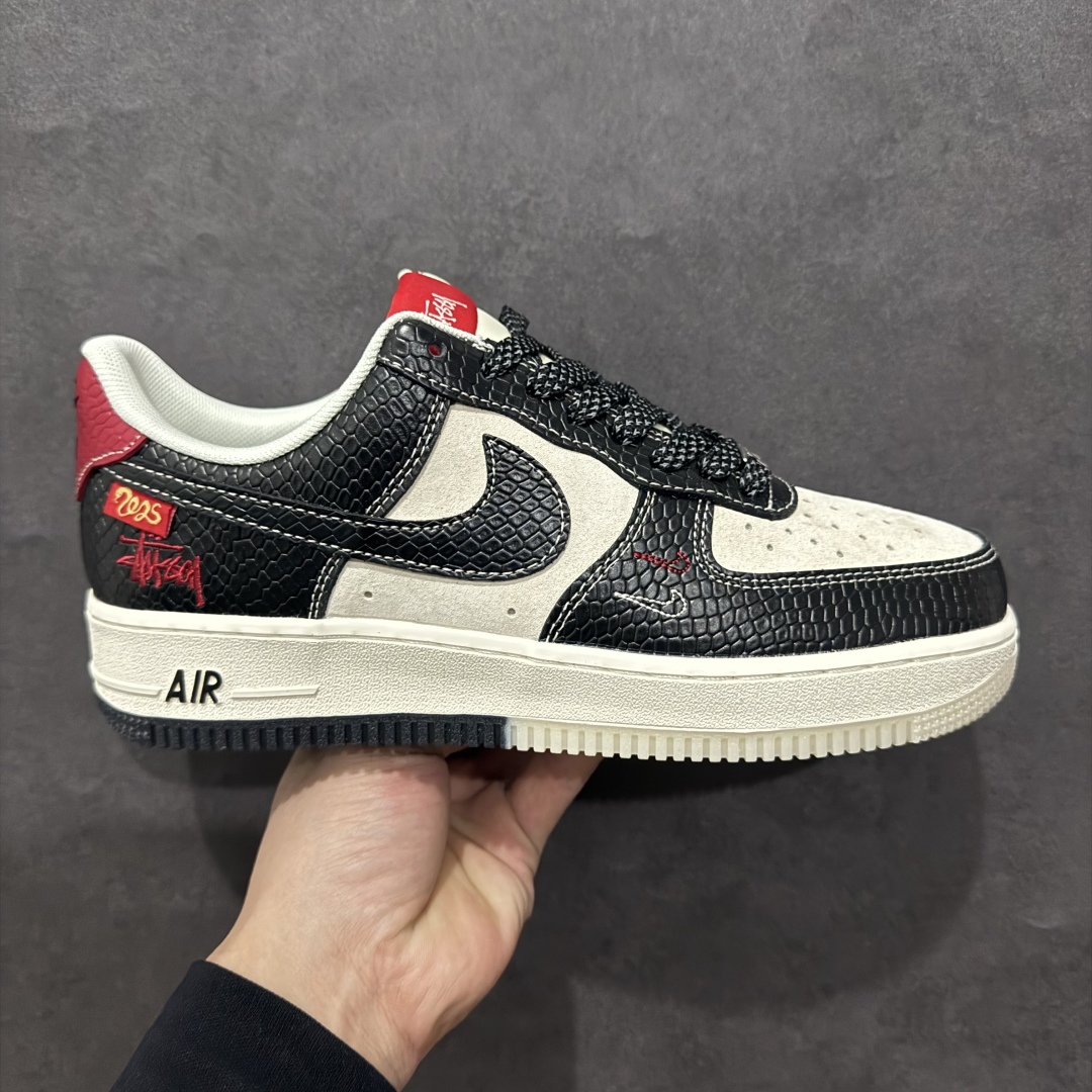 【公司级】海外限量发售NIke Air Force 1 \’07 Low “斯图西联名蛇年限定——黑蛇双色”空军一号 低帮 运动鞋 休闲鞋 折边针车 工艺难度大 原楦头原纸板 原装鞋盒 定制五金配件 内置全掌气垫 原厂鞋底货号：HH7518-034 Size：36 36.5 37.5 38 38.5 39 40 40.5 41 42 42.5 43 44 44.5 45 编码：HXS310320-莆田鞋批发中心