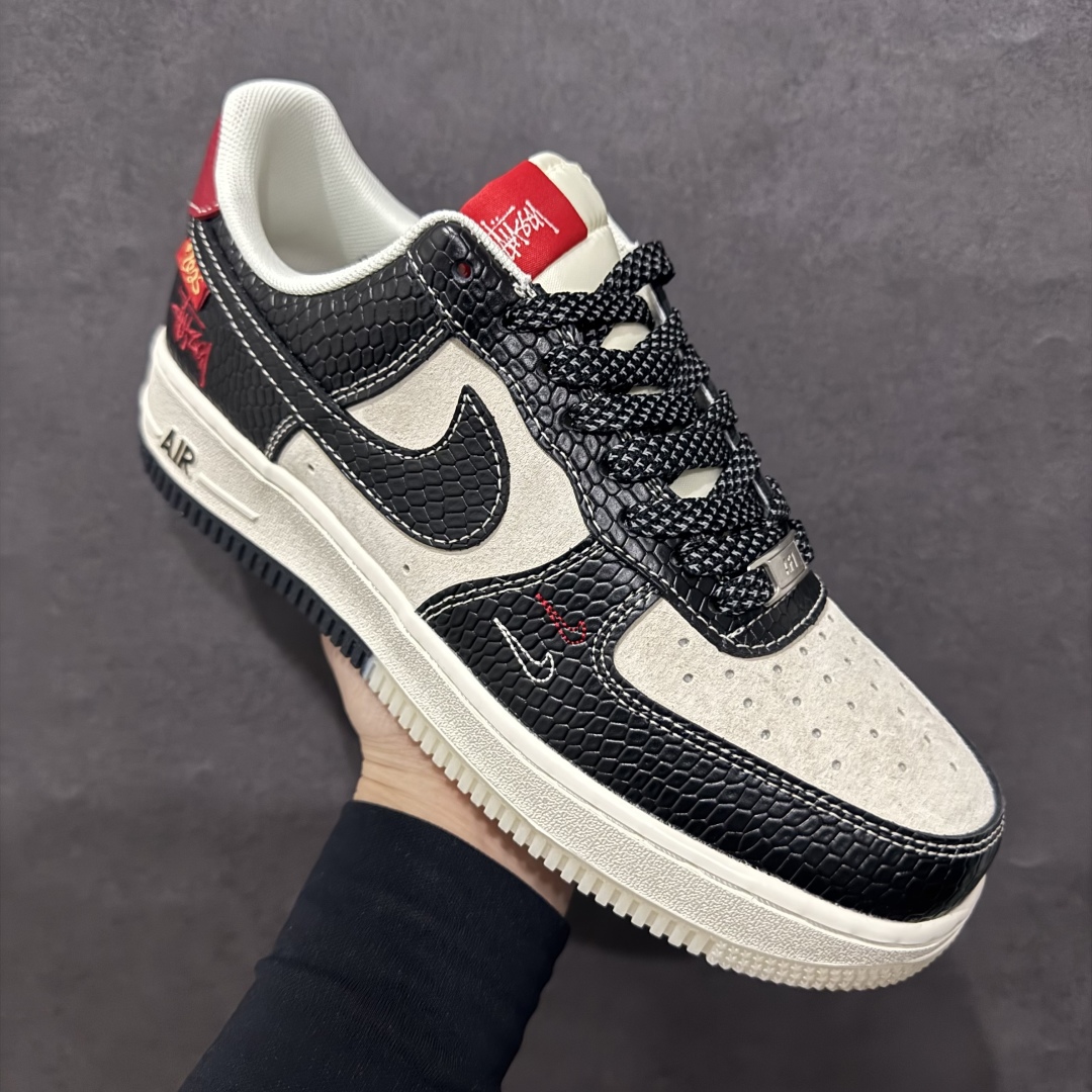 图片[3]-【公司级】海外限量发售NIke Air Force 1 \’07 Low “斯图西联名蛇年限定——黑蛇双色”空军一号 低帮 运动鞋 休闲鞋 折边针车 工艺难度大 原楦头原纸板 原装鞋盒 定制五金配件 内置全掌气垫 原厂鞋底货号：HH7518-034 Size：36 36.5 37.5 38 38.5 39 40 40.5 41 42 42.5 43 44 44.5 45 编码：HXS310320-莆田鞋批发中心