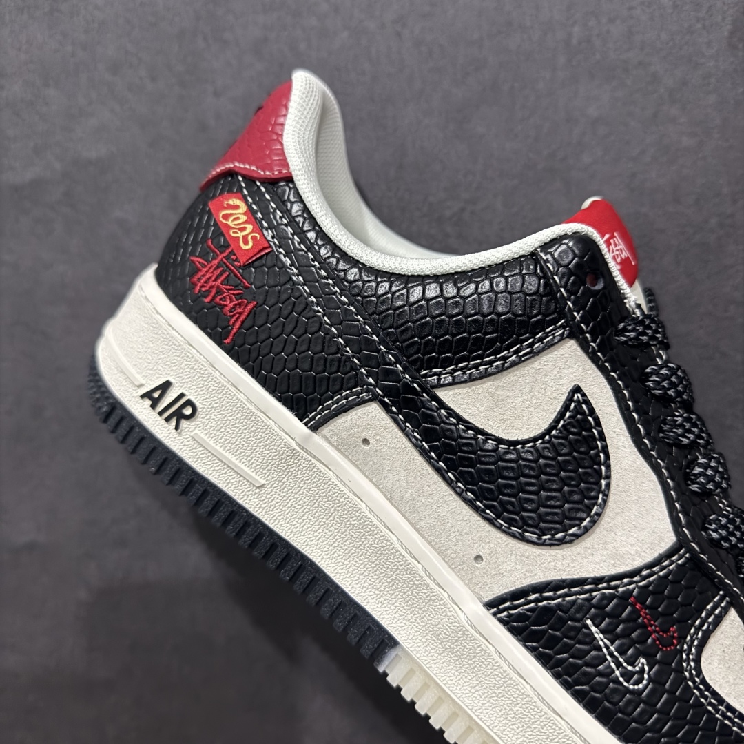 图片[6]-【公司级】海外限量发售NIke Air Force 1 \’07 Low “斯图西联名蛇年限定——黑蛇双色”空军一号 低帮 运动鞋 休闲鞋 折边针车 工艺难度大 原楦头原纸板 原装鞋盒 定制五金配件 内置全掌气垫 原厂鞋底货号：HH7518-034 Size：36 36.5 37.5 38 38.5 39 40 40.5 41 42 42.5 43 44 44.5 45 编码：HXS310320-莆田鞋批发中心