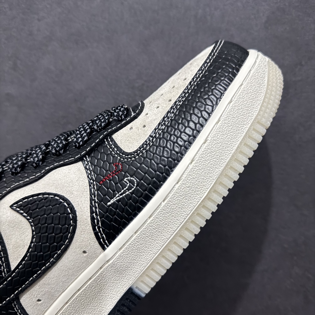 图片[5]-【公司级】海外限量发售NIke Air Force 1 \’07 Low “斯图西联名蛇年限定——黑蛇双色”空军一号 低帮 运动鞋 休闲鞋 折边针车 工艺难度大 原楦头原纸板 原装鞋盒 定制五金配件 内置全掌气垫 原厂鞋底货号：HH7518-034 Size：36 36.5 37.5 38 38.5 39 40 40.5 41 42 42.5 43 44 44.5 45 编码：HXS310320-莆田鞋批发中心