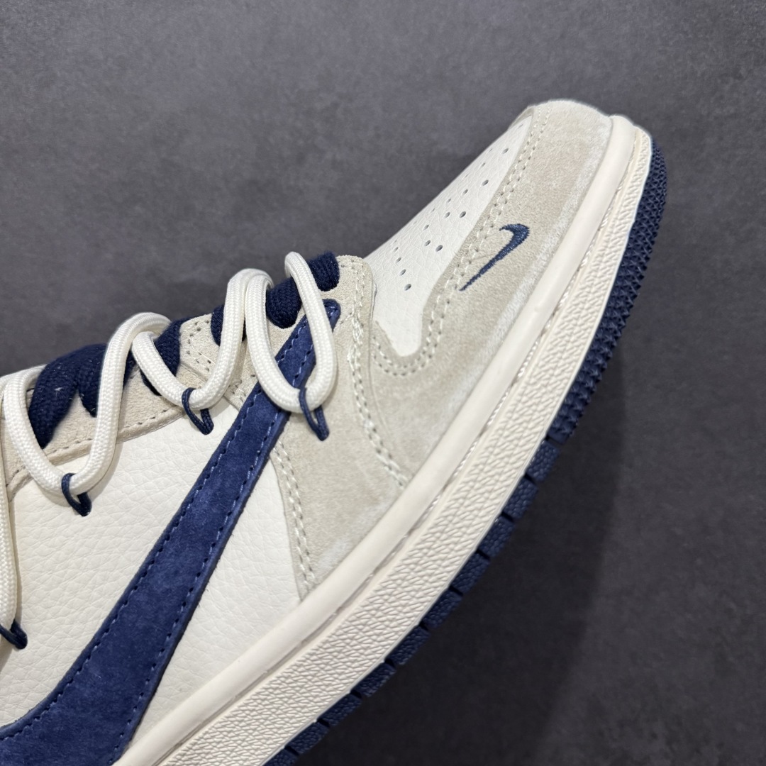 图片[5]-【定制版】Travis Scott x Fragment Design x Air Jordan 1 Low OG SP AJ1 乔1 斯图西联名 蓝勾抽绳 低帮文化休闲板鞋 DM9288-003rn#多方联名合作融合了Travis Scott 独特的音乐风格，藤原浩个性的设计风格以及Jordan品牌的经典元素 使其成为一双具有独特身份和价值的鞋子 清新而立体的外观加上联名标识更突出了其独特身份 这种配色方案显示出活力和时尚感 在视觉上引人注目  鞋身的质感和细腻的细节处理使其显得高端而格调十足  这款“倒钩”联名是设计与创意完美结合  融合多方的个性风格是一款备受瞩目的潮流鞋款r 尺码：36 36.5 37.5 38 38.5 39 40 40.5 41 42 42.5 43 44 44.5 45  编码：HXS340360-莆田鞋批发中心