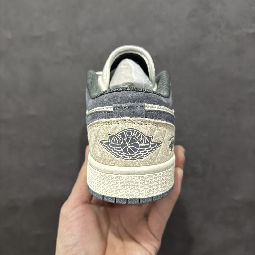 图片[4]-【定制版】Air Jordan 1 Low AJ1 乔1 斯图西联名 奶灰暗格 高端定制 低帮复古篮球鞋 DM9188-014rn#定制鞋盒 大厂纯原品质出货 超高清洁度 皮料切割干净无任何毛边 细节完美 r 尺码：36 36.5 37.5 38 38.5 39 40 40.5 41 42 42.5 43 44 44.5 45  编码：HXS340360-莆田鞋批发中心