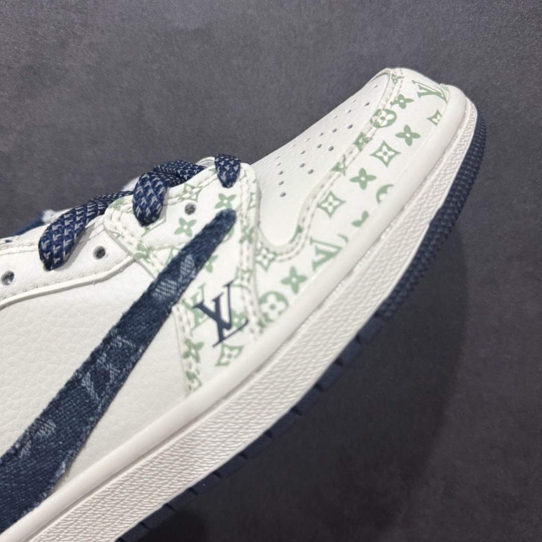 图片[5]-【定制版】Fragment x TS x Air Jordan 1 Low x LVn三方联名倒钩低帮 全新的三方联名低帮倒钩鞋面延续了黑脚趾设计 点缀上Travis Scott 标志性的Logon完善极具Fragment Design的设计风格n左右脚分别以Travis Scott鬼脸和乔丹飞翼加以修饰0彰显出三方联名的奢华格调 官方货号：SJ2068 004 Size：36 36.5 37.5 38 38.5 39 40 40.5 41 42 42.5 43 44 44.5 45 编码：YB240260-莆田鞋批发中心