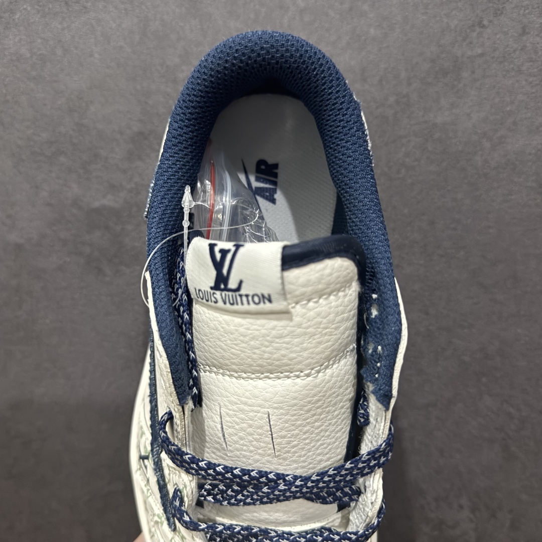 图片[7]-【定制版】Fragment x TS x Air Jordan 1 Low x LVn三方联名倒钩低帮 全新的三方联名低帮倒钩鞋面延续了黑脚趾设计 点缀上Travis Scott 标志性的Logon完善极具Fragment Design的设计风格n左右脚分别以Travis Scott鬼脸和乔丹飞翼加以修饰0彰显出三方联名的奢华格调 官方货号：SJ2068 004 Size：36 36.5 37.5 38 38.5 39 40 40.5 41 42 42.5 43 44 44.5 45 编码：YB240260-莆田鞋批发中心