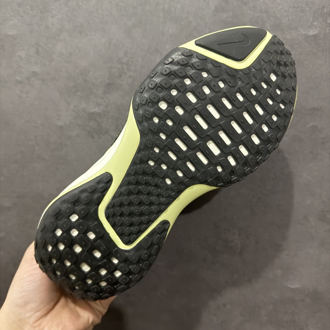 图片[8]-【公司级】Nike Zoomx Invincible Run FK 3休闲运动慢跑鞋n采用外露式Flyknit飞织面料鞋面材质 搭载ZoomX轻盈泡棉缓震科技中底 货号:DR2615-004 尺码:36 36.5 37.5 38 38.5 39 40 40.5 41 42 42.5 43 44 45 编码：LDS210230-莆田鞋批发中心