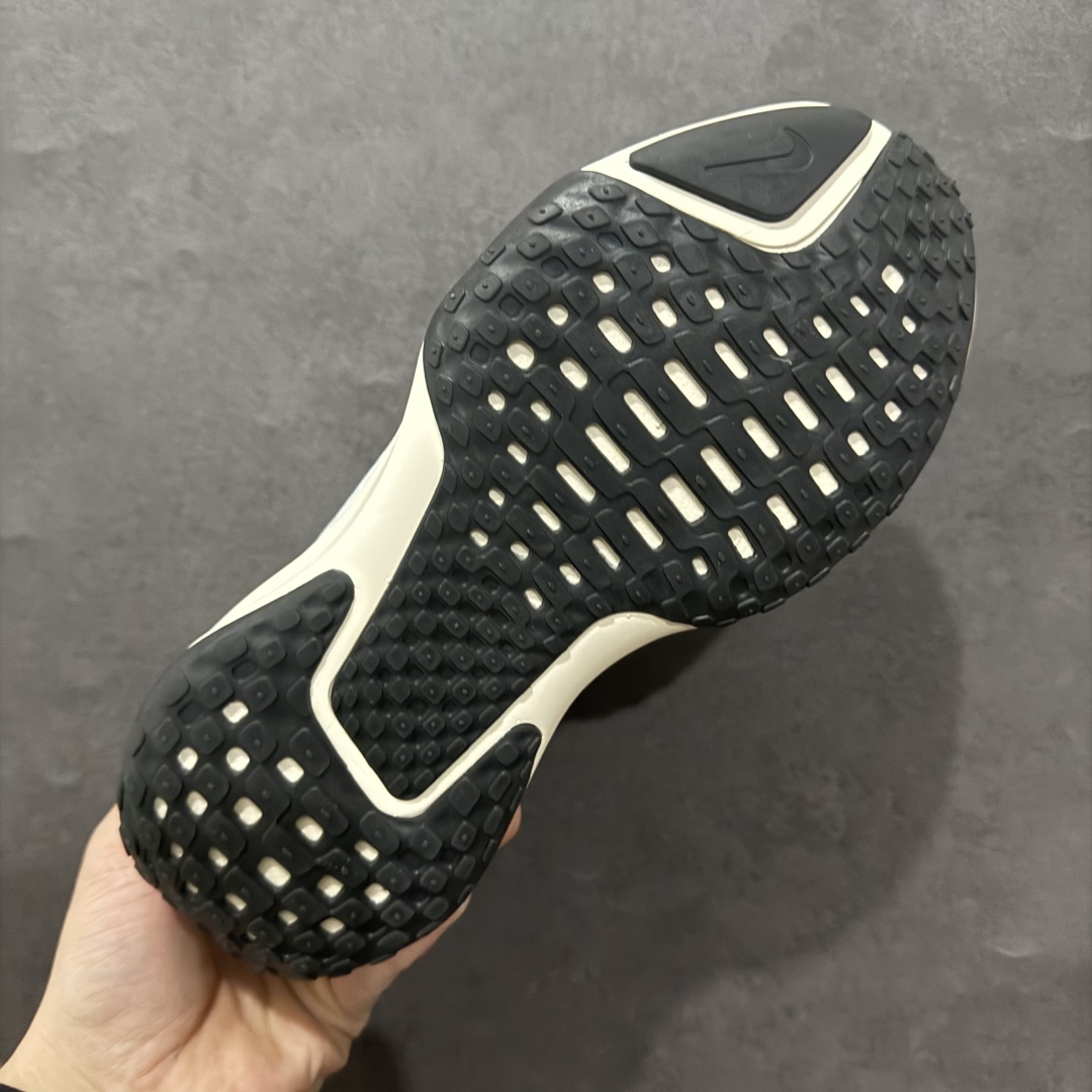 图片[9]-【公司级】Nike Zoomx Invincible Run FK 3休闲运动慢跑鞋n采用外露式Flyknit飞织面料鞋面材质 搭载ZoomX轻盈泡棉缓震科技中底 货号:FJ1046-100 尺码:36 36.5 37.5 38 38.5 39 40 40.5 41 42 42.5 43 44 45 编码：LDS210230-莆田鞋批发中心