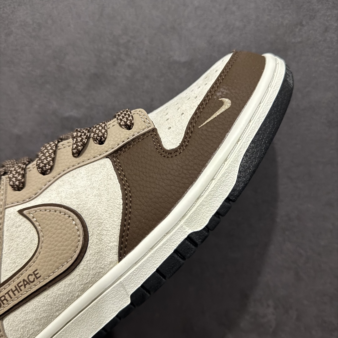 图片[5]-【定制版】Nk SB Dunk Low 北面蛇年联名 字幕棕勾 周年高端定制 低帮休闲板鞋 DJ2024-090rn#定制鞋盒 大厂纯原品质出货 超高清洁度 皮料切割干净无任何毛边 细节完美 r 尺码：36 36.5 37.5 38 38.5 39 40 40.5 41 42 42.5 43 44 44.5 45  编码：HXS340360-莆田鞋批发中心