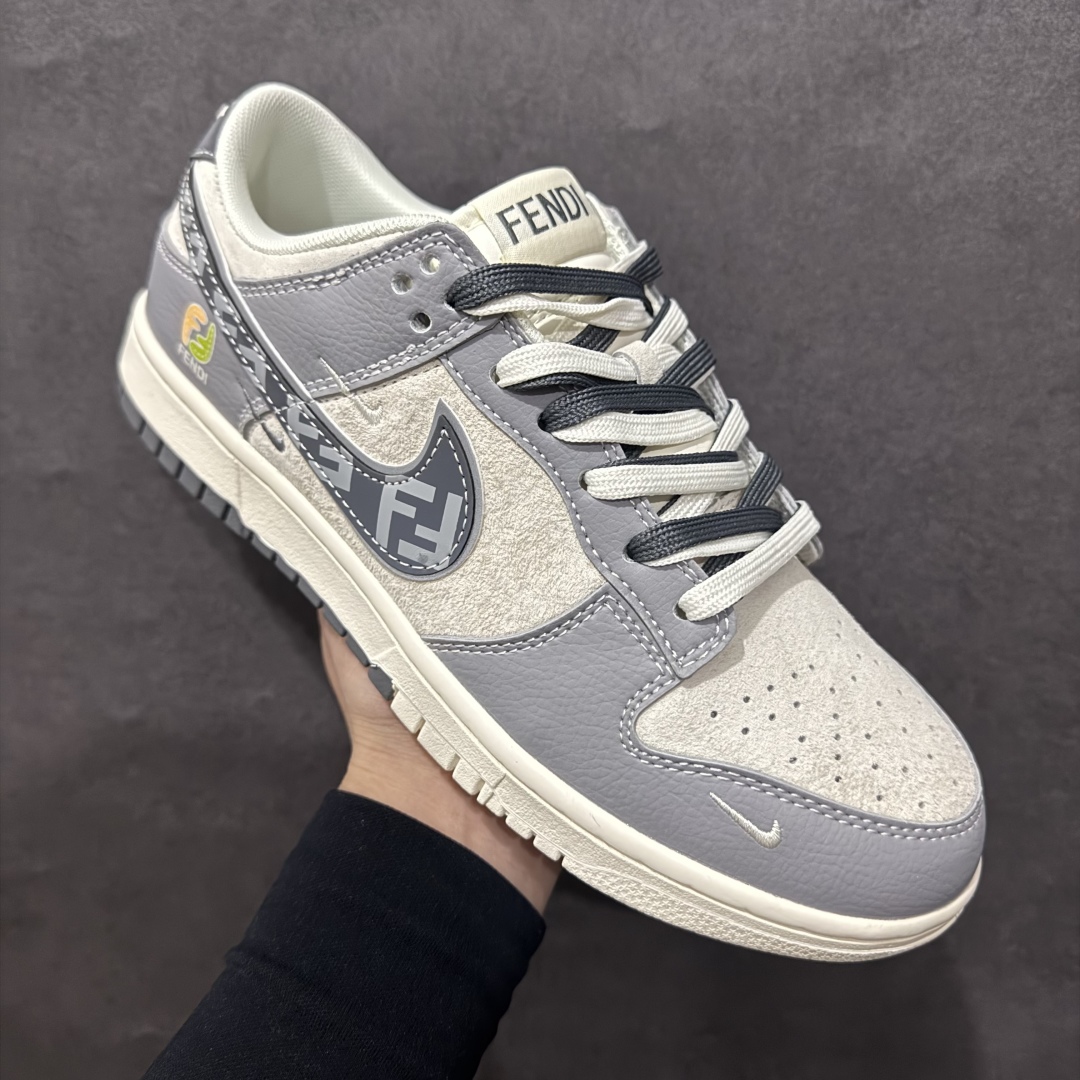 图片[3]-【定制版】Nk SB Dunk Low 芬迪联名 灰白灰勾 周年高端定制 低帮休闲板鞋 DM6868-021rn#定制鞋盒 大厂纯原品质出货 超高清洁度 皮料切割干净无任何毛边 细节完美 r 尺码：36 36.5 37.5 38 38.5 39 40 40.5 41 42 42.5 43 44 44.5 45  编码：HXS340260-莆田鞋批发中心