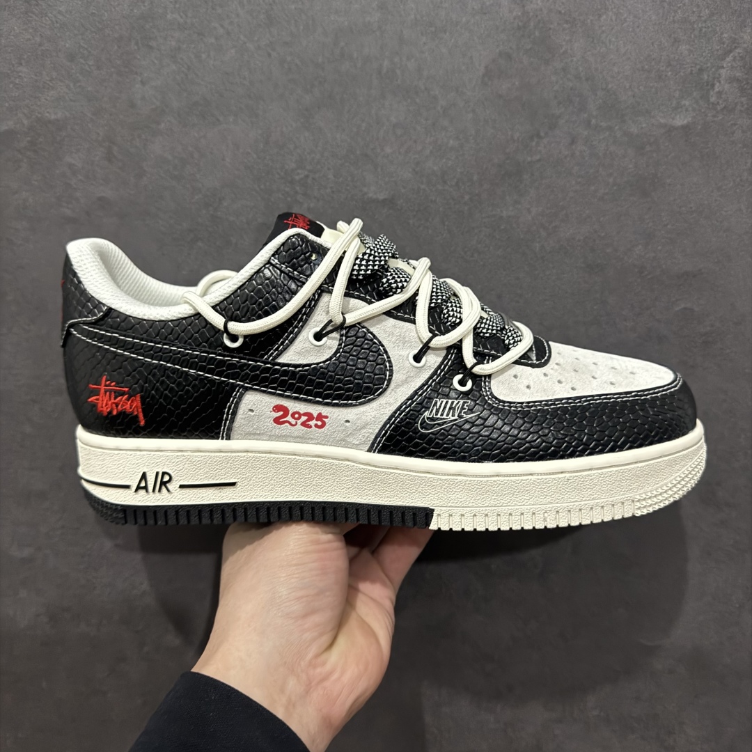 【定制版】Nk Air Force 1\’07 Low 斯图西联名蛇年限定 黑蛇纹抽绳 空军一号低帮休闲板鞋 DM6688-013rn#原楦头原纸板 原装鞋盒 定制五金配件 内置全掌气垫 原厂鞋底 r 尺码：36 36.5 37.5 38 38.5 39 40 40.5 41 42 42.5 43 44 44.5 45  编码：HXS310320-莆田鞋批发中心