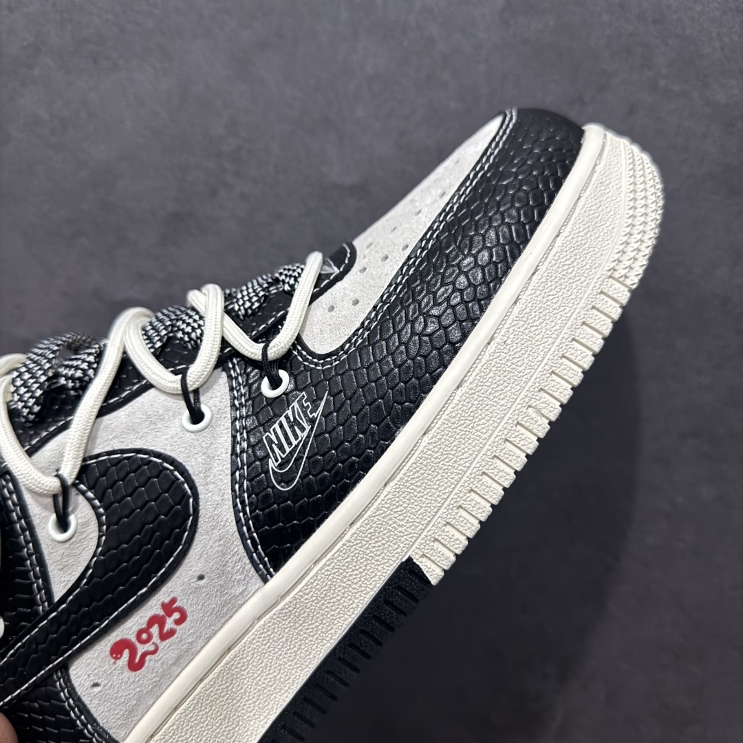 图片[5]-【定制版】Nk Air Force 1\’07 Low 斯图西联名蛇年限定 黑蛇纹抽绳 空军一号低帮休闲板鞋 DM6688-013rn#原楦头原纸板 原装鞋盒 定制五金配件 内置全掌气垫 原厂鞋底 r 尺码：36 36.5 37.5 38 38.5 39 40 40.5 41 42 42.5 43 44 44.5 45  编码：HXS310320-莆田鞋批发中心