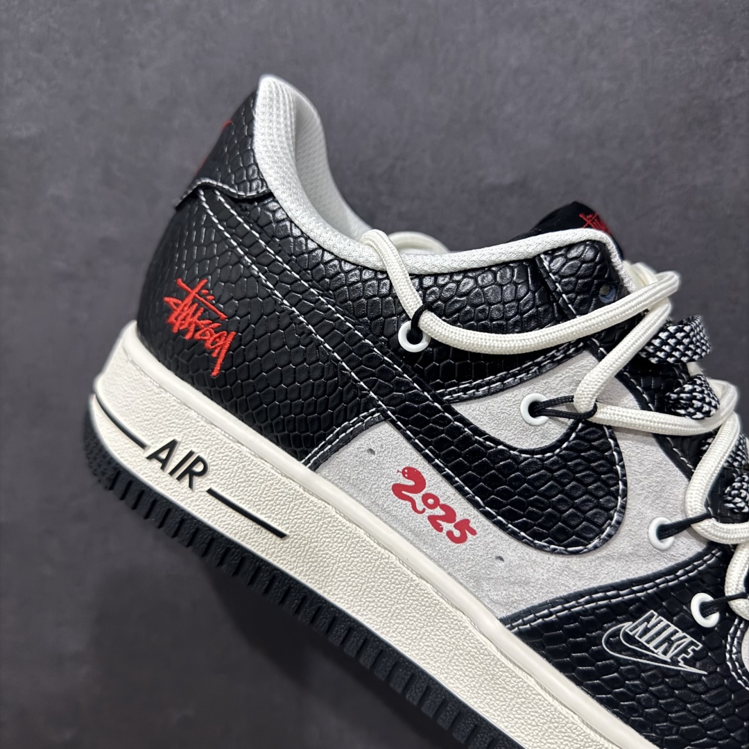 图片[6]-【定制版】Nk Air Force 1\’07 Low 斯图西联名蛇年限定 黑蛇纹抽绳 空军一号低帮休闲板鞋 DM6688-013rn#原楦头原纸板 原装鞋盒 定制五金配件 内置全掌气垫 原厂鞋底 r 尺码：36 36.5 37.5 38 38.5 39 40 40.5 41 42 42.5 43 44 44.5 45  编码：HXS310320-莆田鞋批发中心